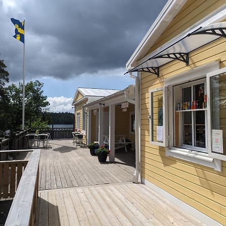 Varhaga Vandrarhem Sjuntorp Экстерьер фото