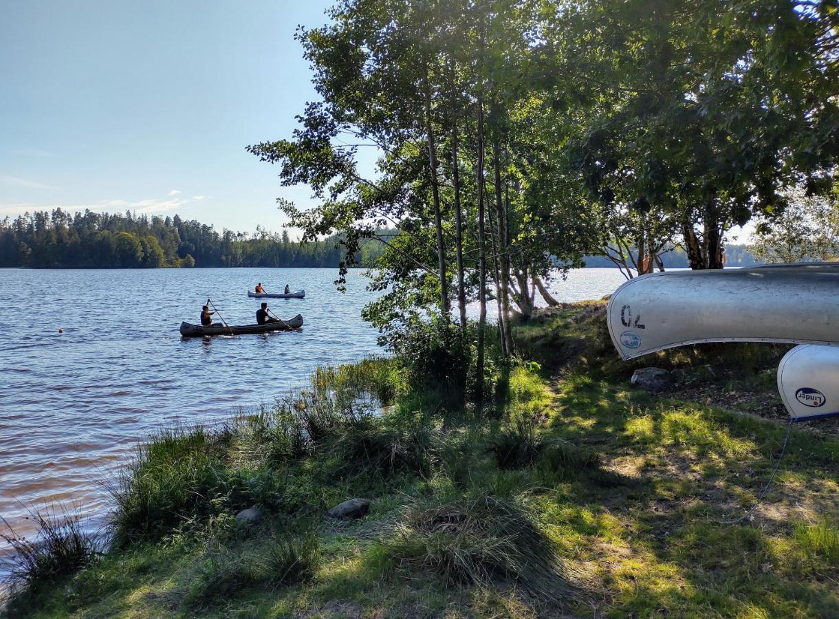 Varhaga Vandrarhem Sjuntorp Экстерьер фото