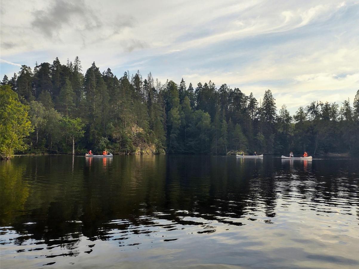 Varhaga Vandrarhem Sjuntorp Экстерьер фото