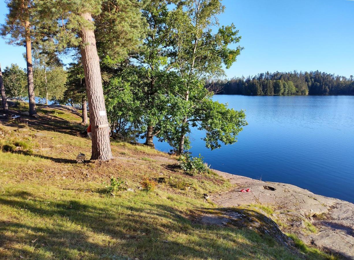 Varhaga Vandrarhem Sjuntorp Экстерьер фото