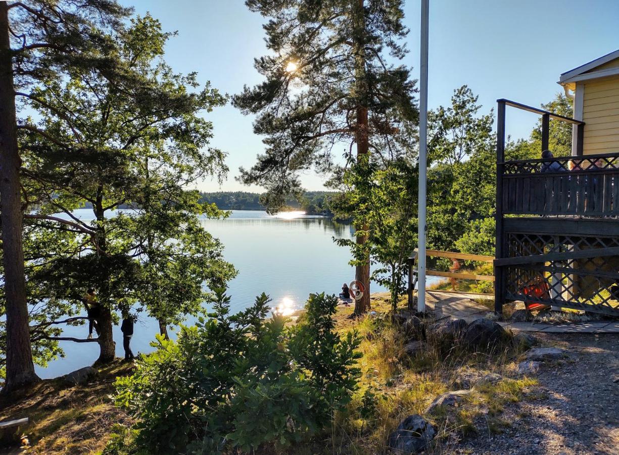 Varhaga Vandrarhem Sjuntorp Экстерьер фото