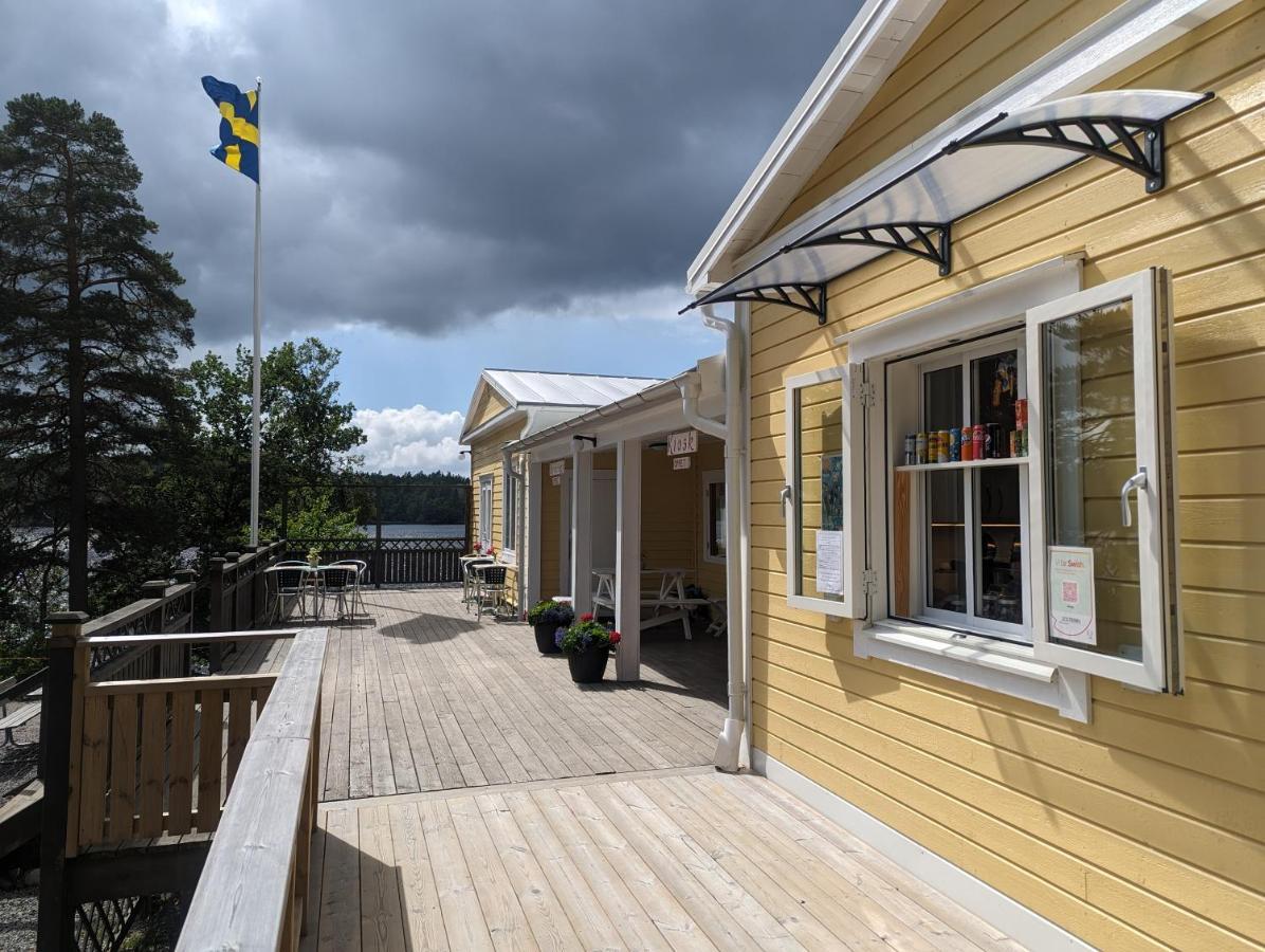 Varhaga Vandrarhem Sjuntorp Экстерьер фото